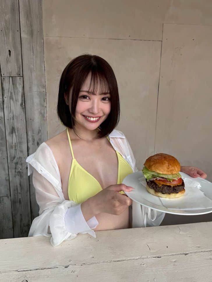 โฮริคิตะ โมโมนะ